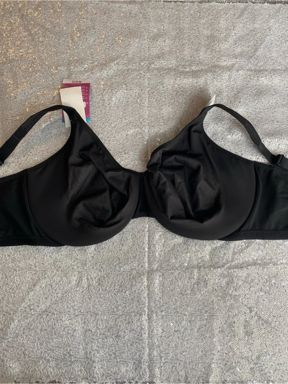 Olga Women's Signature Support Minimizer Bra Black 42D. NWT
